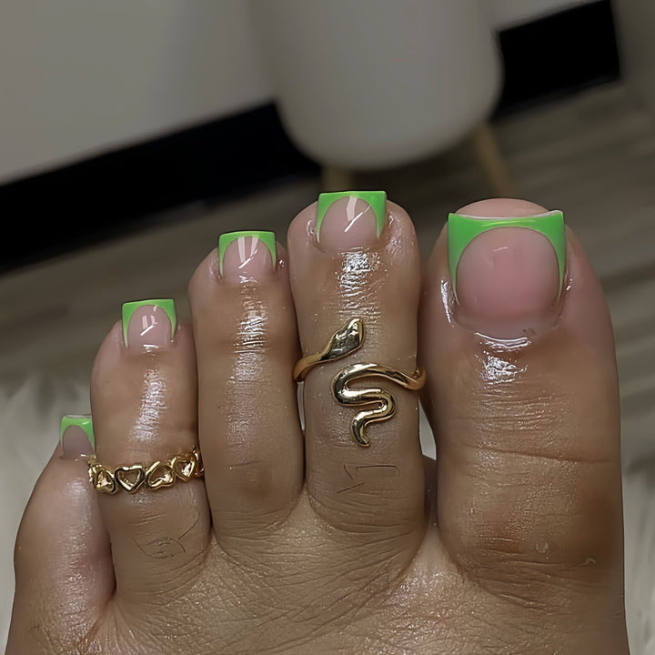 Premium French Tip Pedicure Stornfield