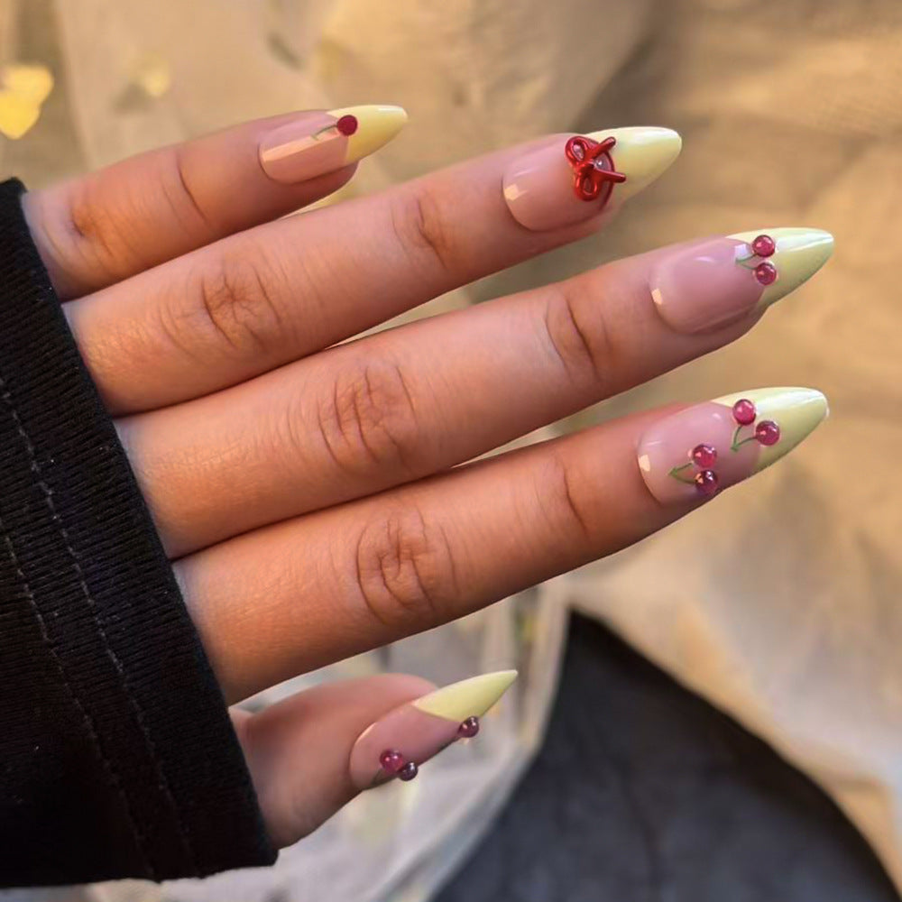 Natural Floral Press-On Nail Set Stornfield