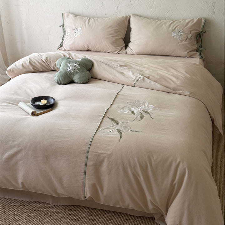 Embroidered Cotton Duvet Cover Set with Tie-Closure Pillowcases