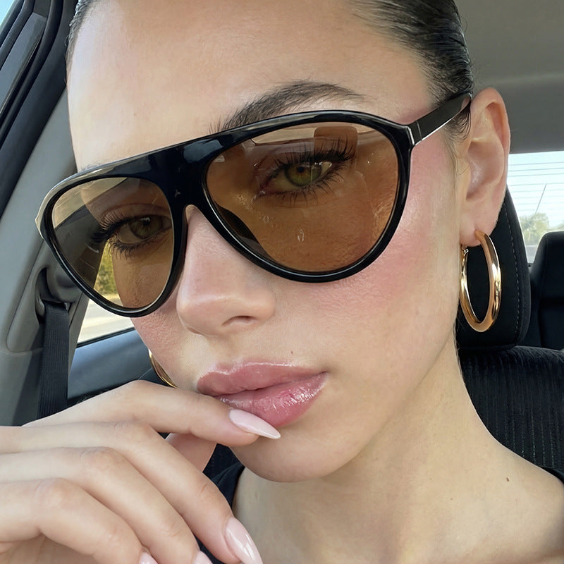 Women Sporty Sunglasses with Modern Protective Design Stornfield