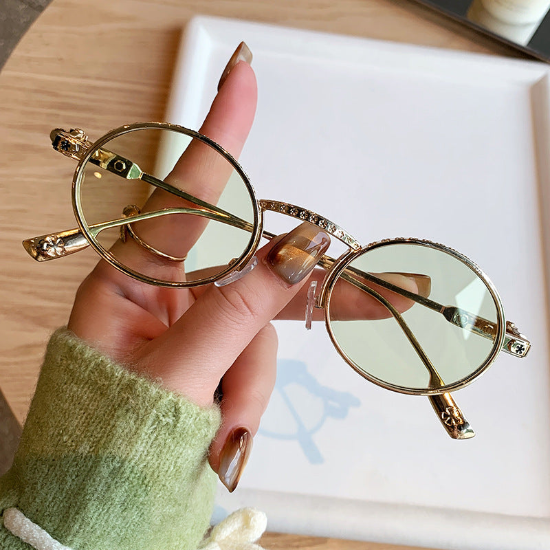 Ladies Elegant Sunglasses with Delicate Details Stornfield