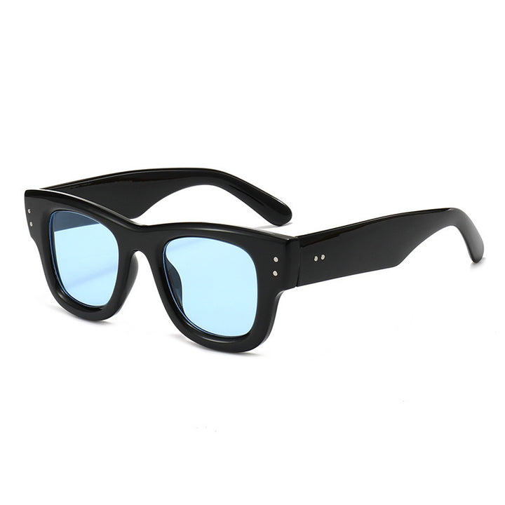 Retro-Influenced Bold Frame Sunglasses Stornfield