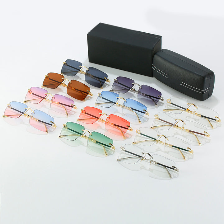 Women's fashionable sunglasses with square frame and luxurious accents Stornfield