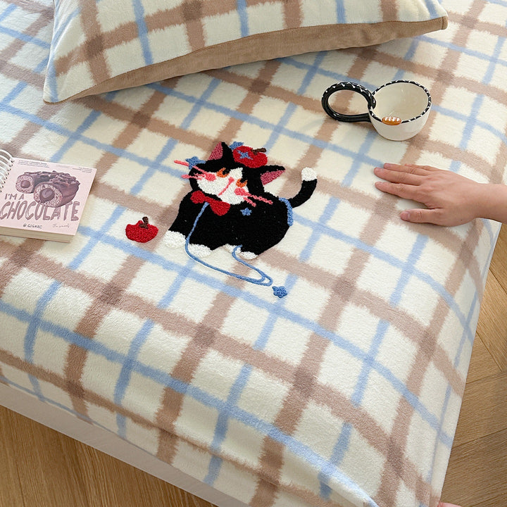 Children's fitted sheet with applied moon and cat motif made of soft microfiber