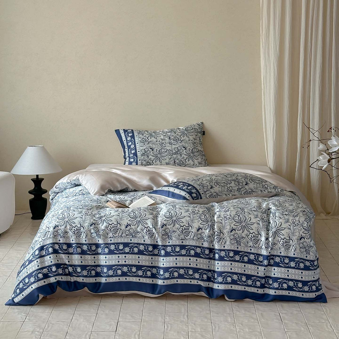 Satin bedding set with floral watercolor print and silky shiny surface