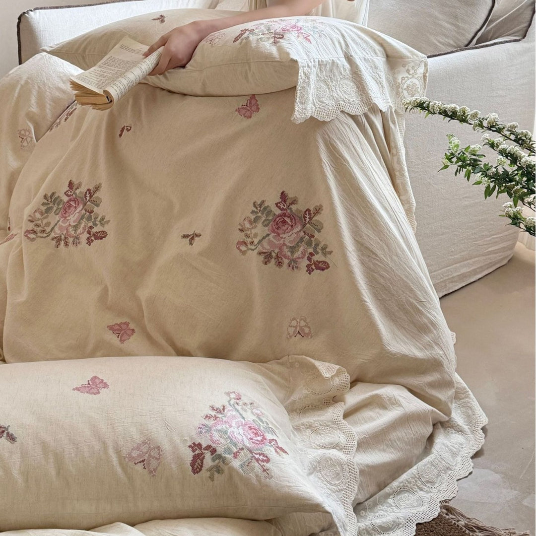 Romantic Linen-Blend Floral Embroidered Duvet Ensemble with Lace Scallop Hem and Decorative Pillow Shams
