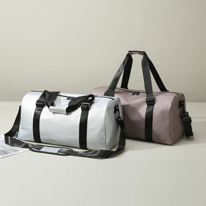 Sporty Travel Bag With Water-Repellent Material And Multiple Compartments Stornfield