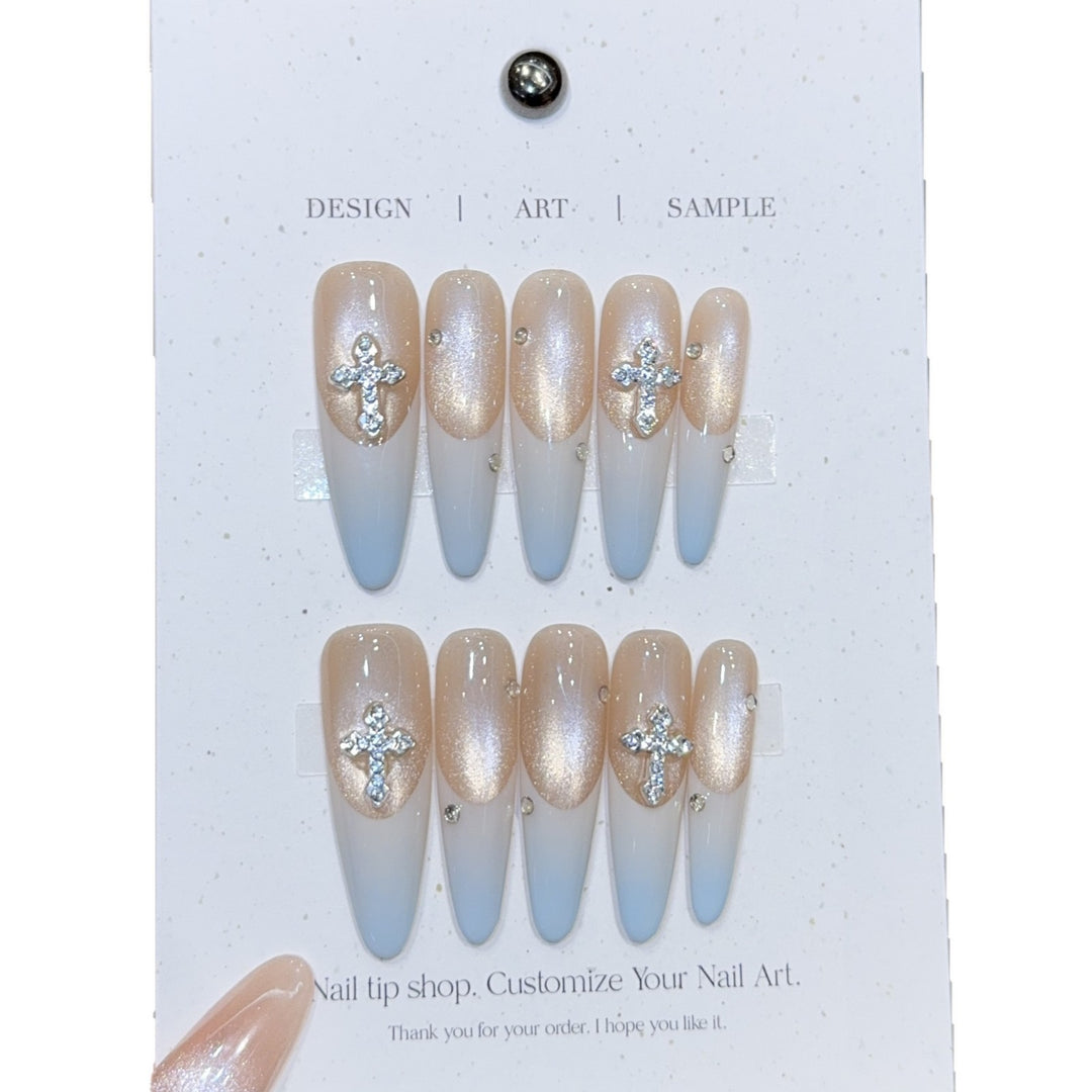Artificial nails with luxurious sparkling rhinestone details Stornfield
