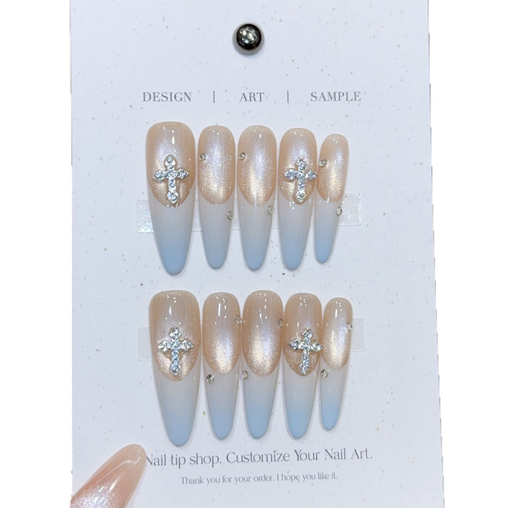 Artificial nails with luxurious sparkling rhinestone details Stornfield