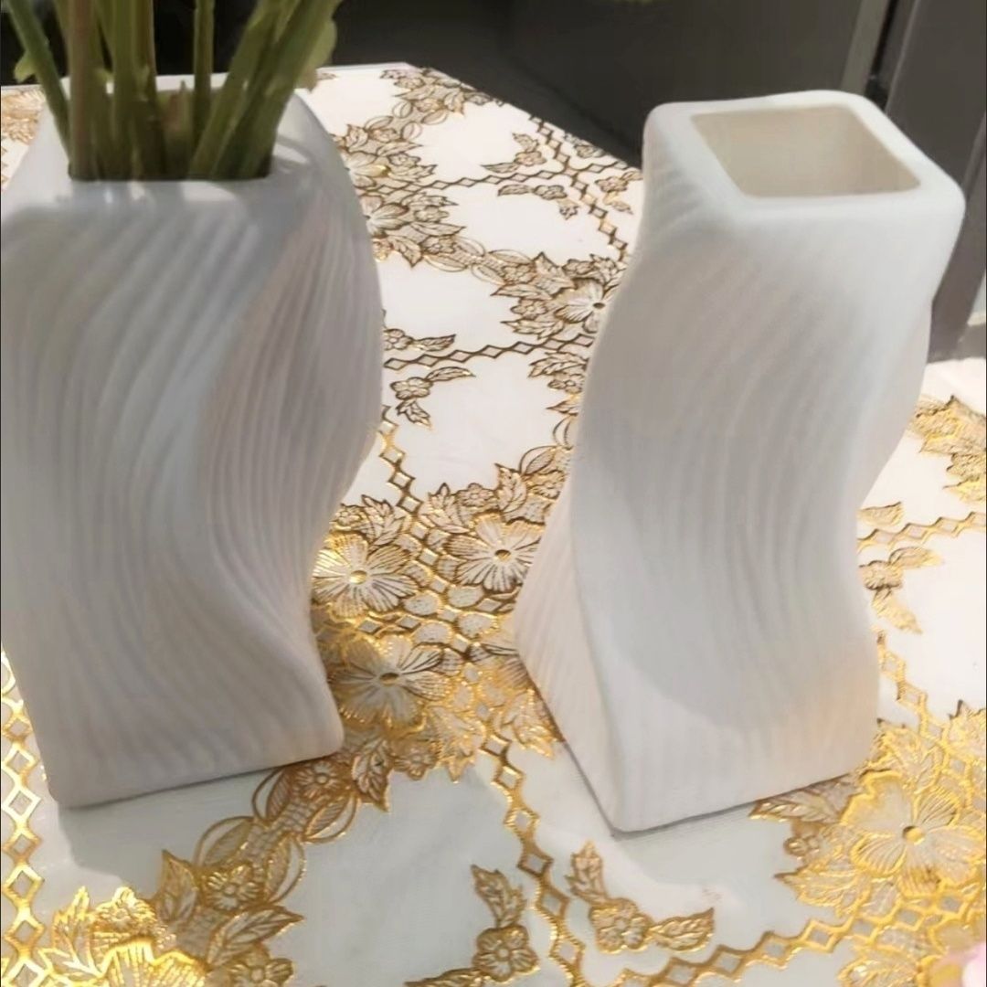 Artistic Wave-Patterned Decorative Sculpture Stornfeild