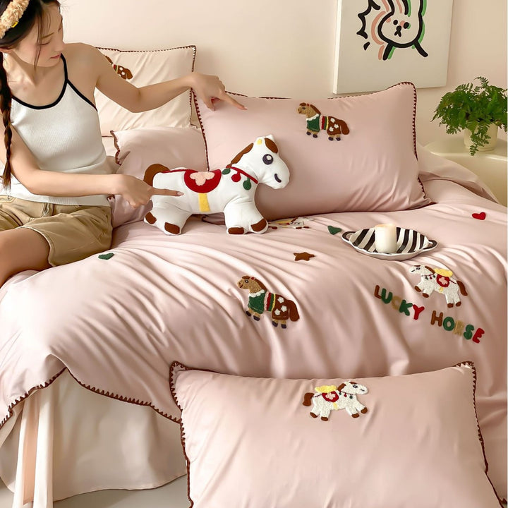 Embroidered Cat Appliqué Satin-Feel Duvet Cover Set with Contrast Piped Edge & Pillow Shams
