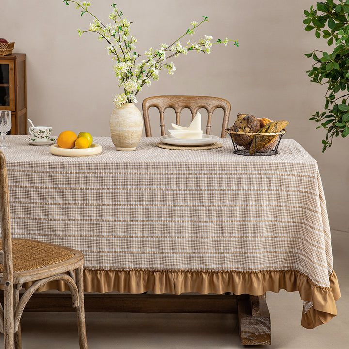 Rectangular tablecloth with frilly border and gingham check pattern Stornfield