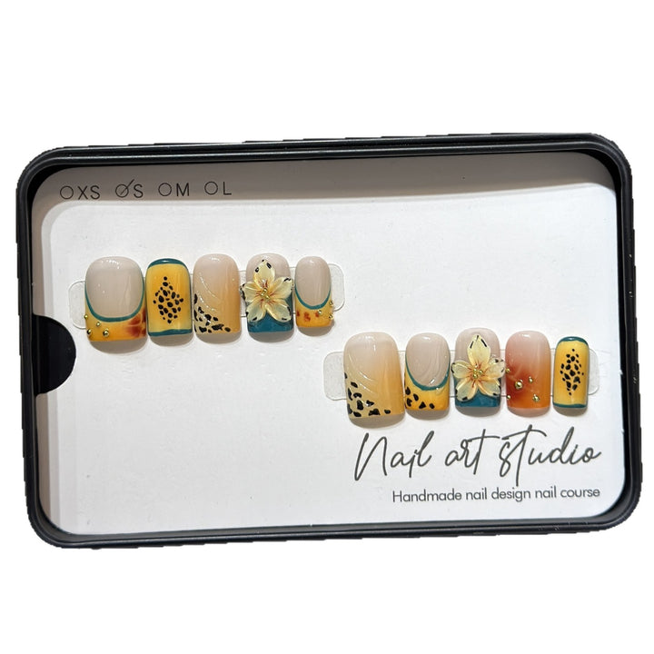 Floral Themed Press-On Nail Art Set Stornfield