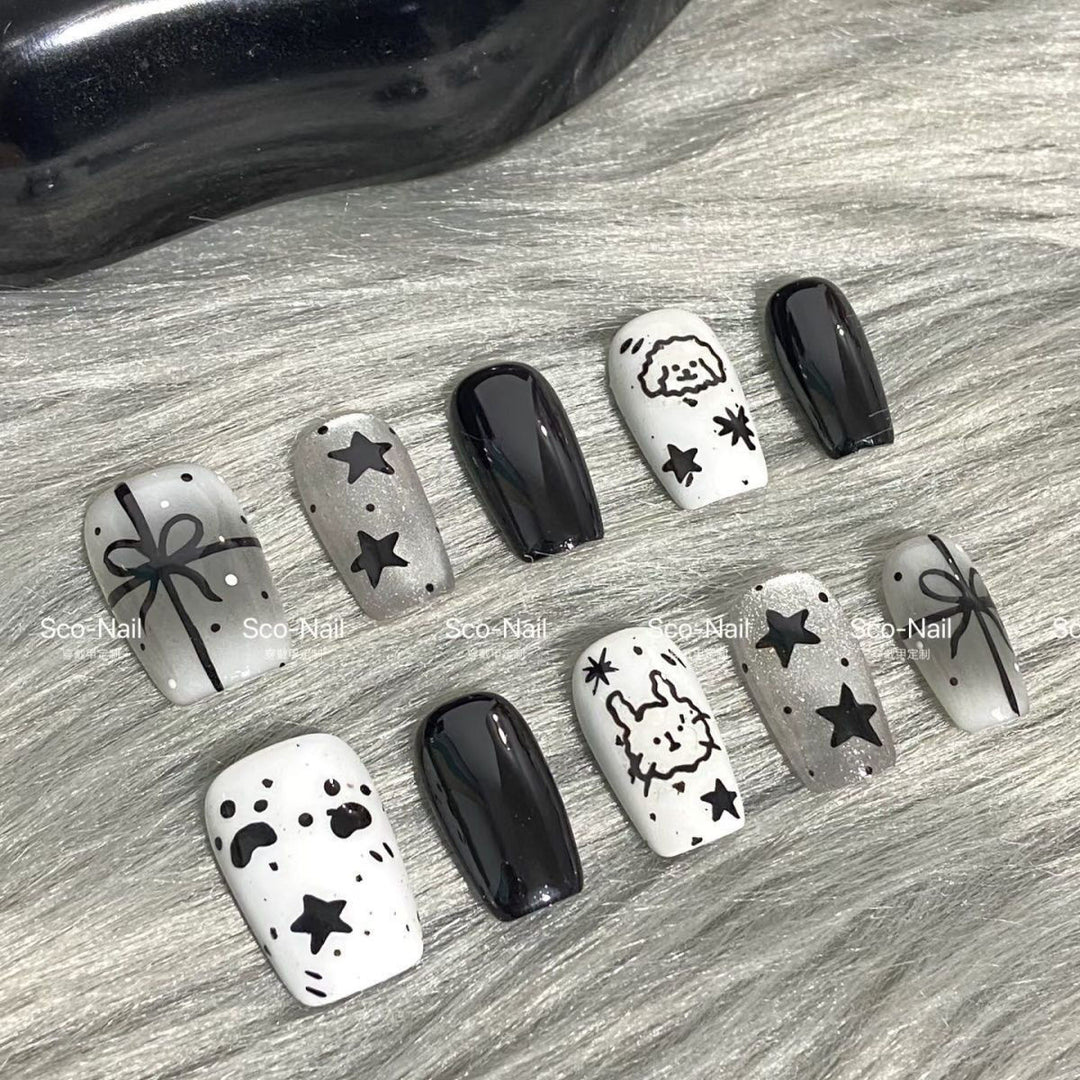 Nail art with creative Christmas design