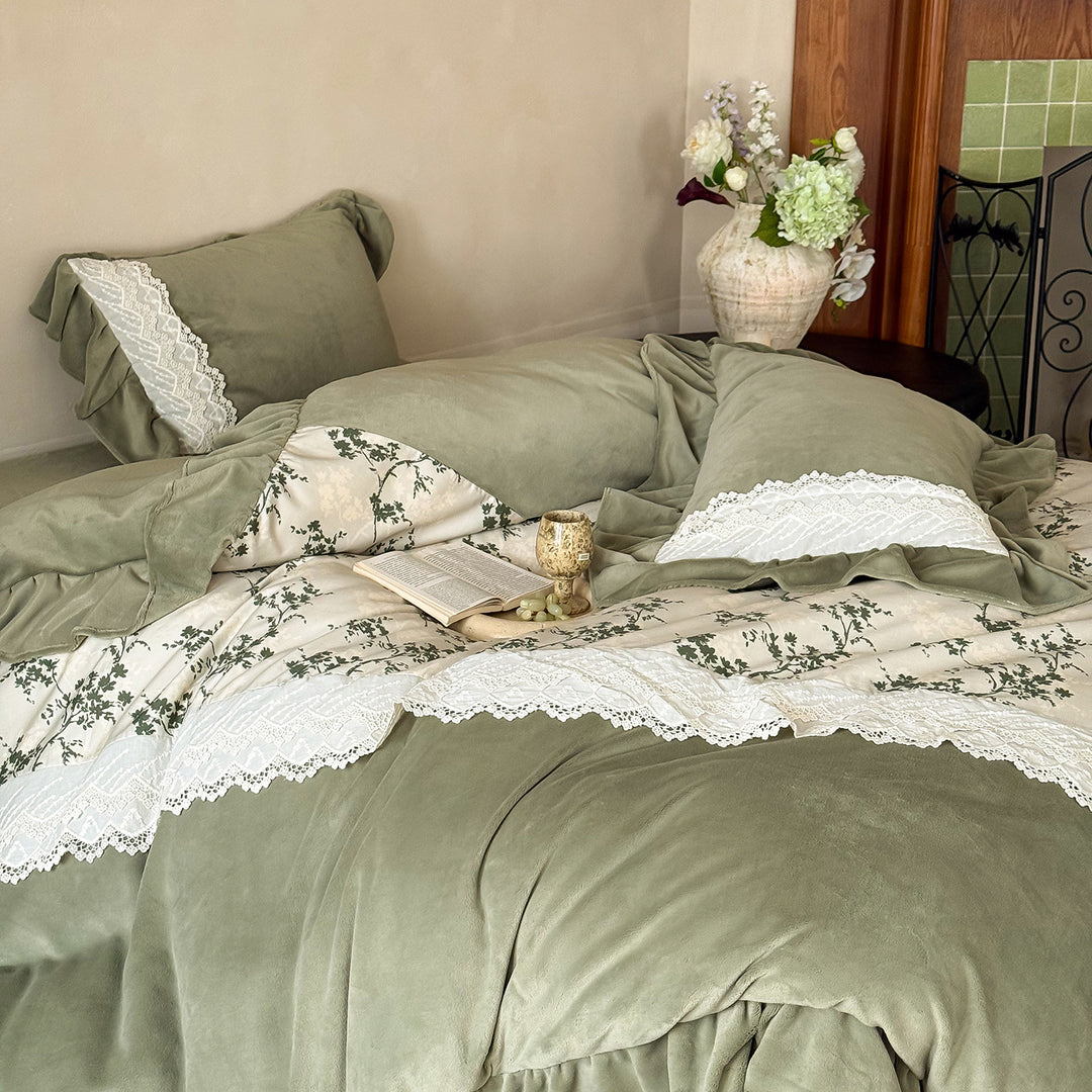 Elegant bedding set made of washed cotton satin with floral center panel and ruffle