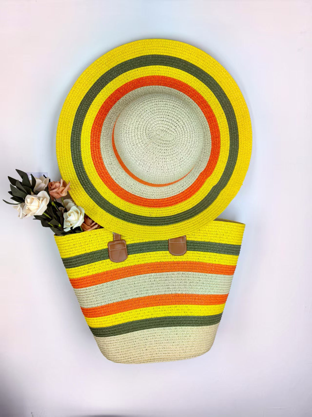 Summery beach bag and sun hat Stornfield