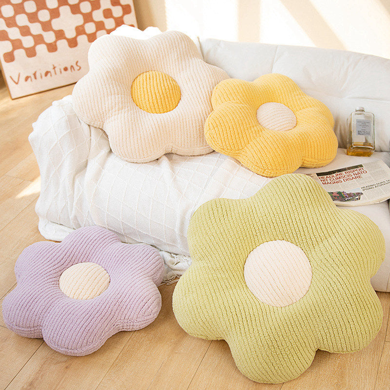 Flower-shaped cuddly pillow Stornfield