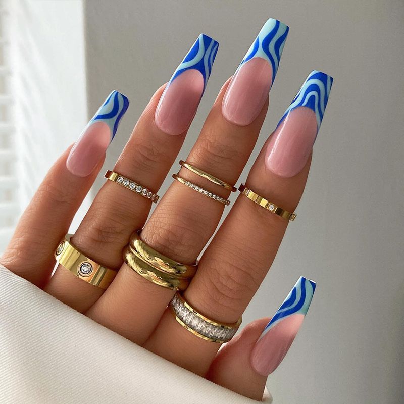 Art nails with wave pattern Stornfield
