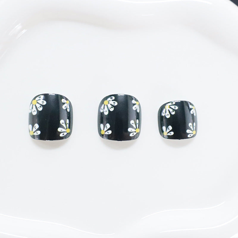 Floral Design Nail Art Stornfield
