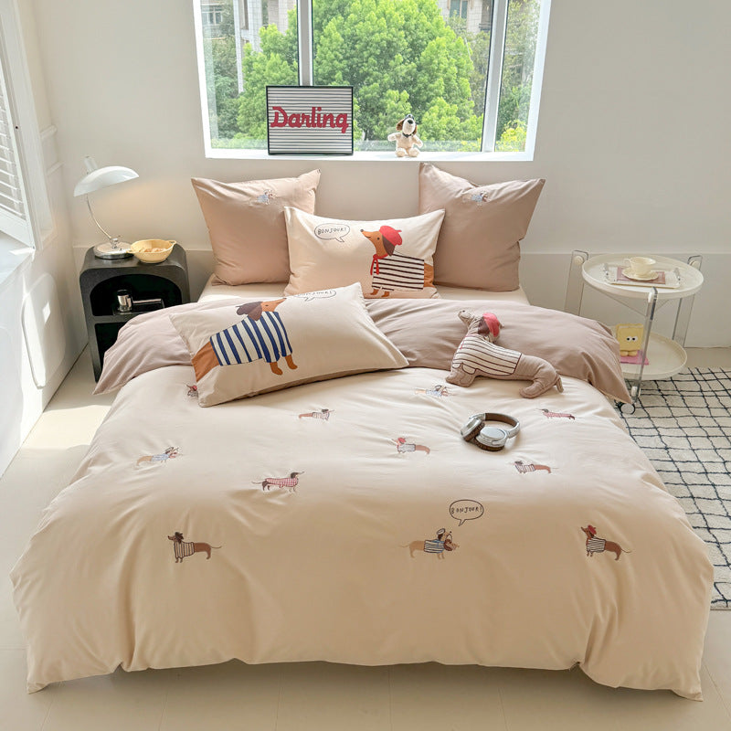 Children's bedding set made of breathable cotton percale with embroidered sea fish motifs