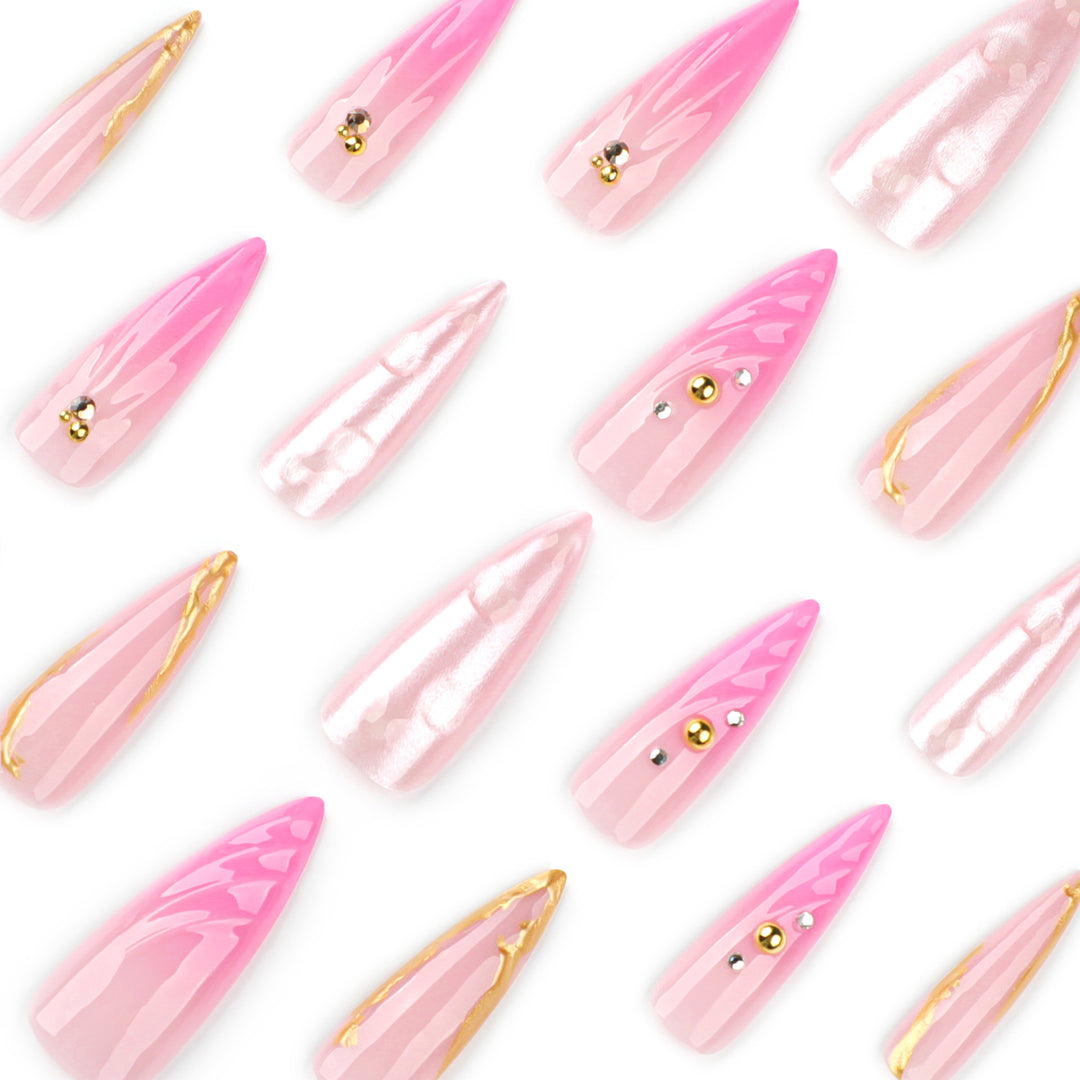 Luxurious artificial nails with elegant gold accent Stornfield