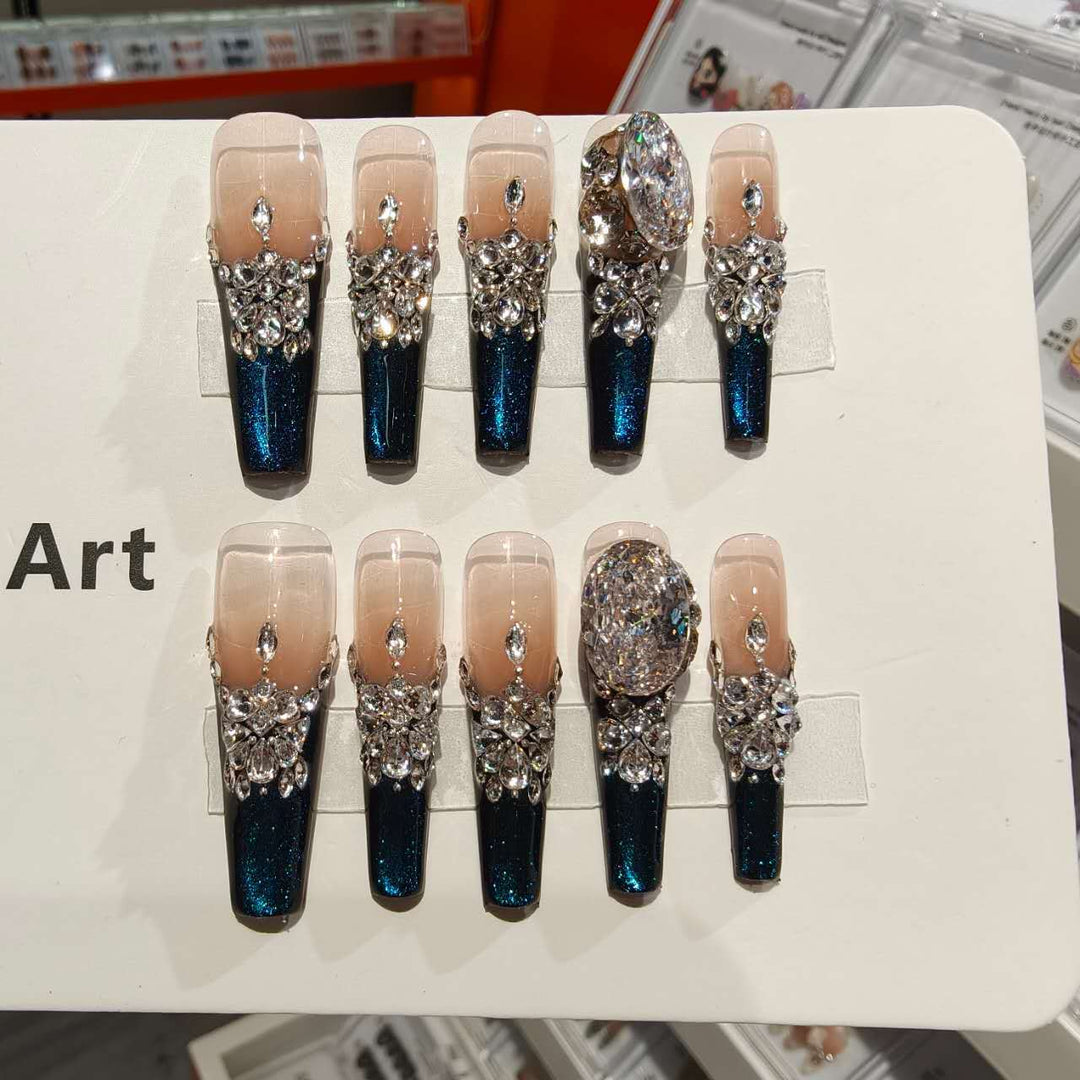 Luxury Glittery Press-On Nail Art Set