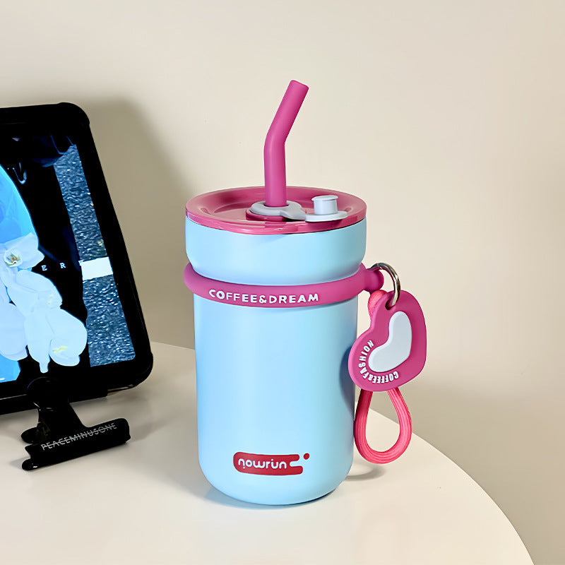 Women's thermos cup with integrated straw and practical spill protection Stornfield