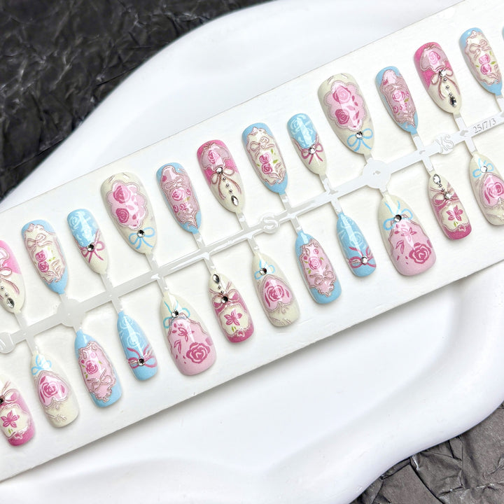 Elegant Floral Art Press-On Nail Set
