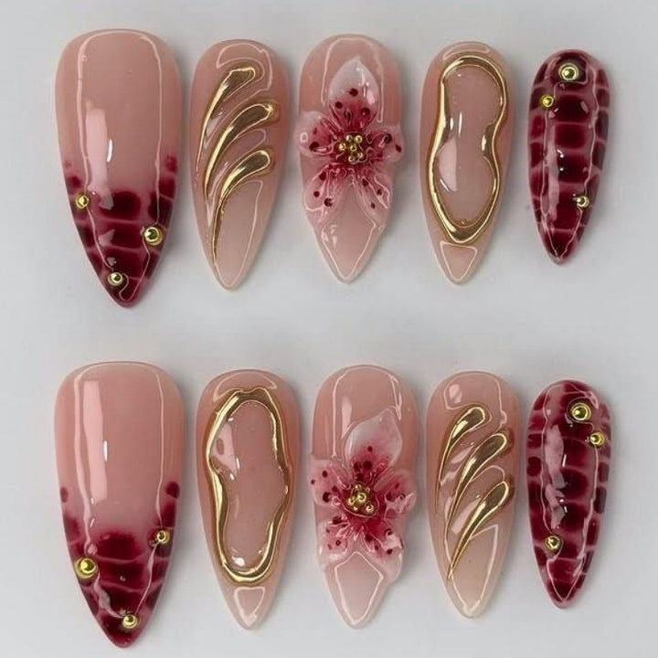 Artistic Floral and Star-Embellished Press-On Nail Set Stornfield
