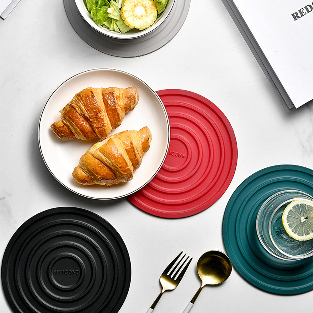 Silicone pot lid with innovative steam vent Stornfield