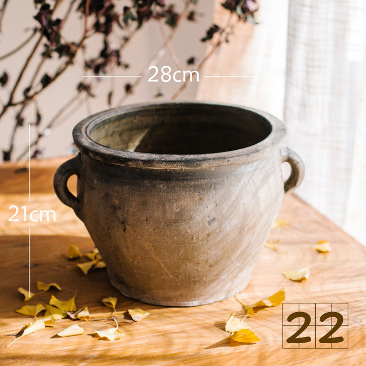 Rustic ceramic pot with handmade design Stornfield
