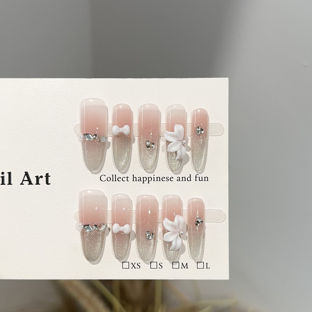 Glamorous Press-On Nail Art
