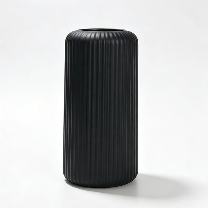 Elegant Ribbed Ceramic Decorative Vase Stornfeild