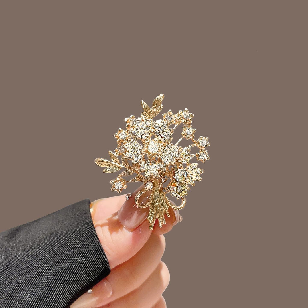 Elegant and Sparkling Brooch Stornfield