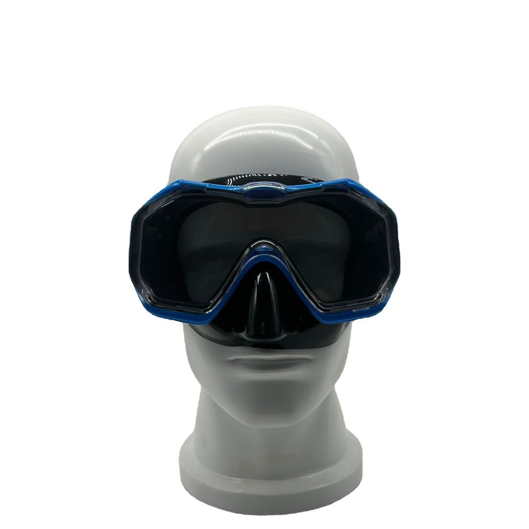 Diving mask with wide field of vision and anti-fog technology Stornfield
