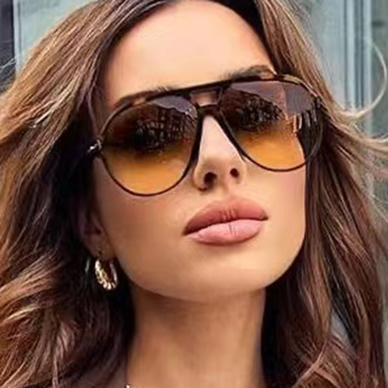 Women's fashionable sunglasses in stylish pilot look Stornfield