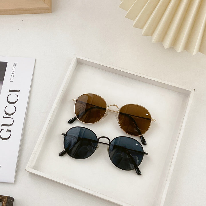 Fashion Round Sunglasses with Golden Frame Stornfield