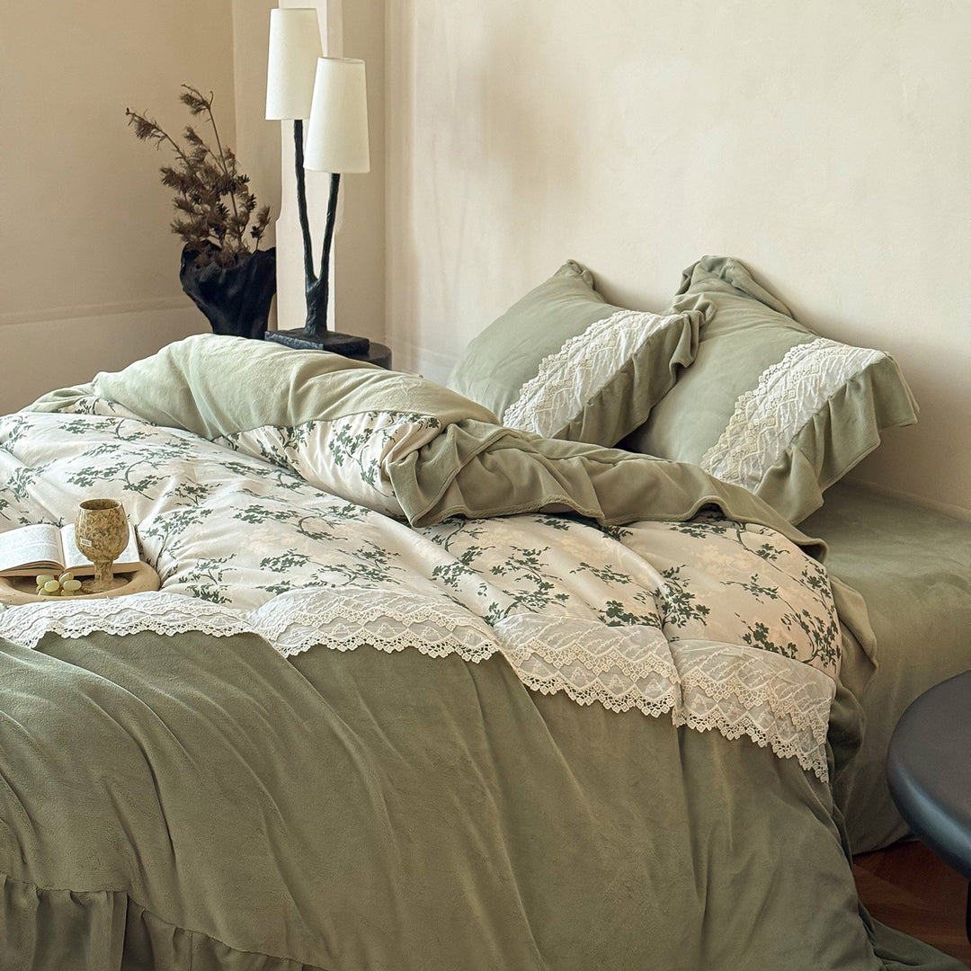 Elegant bedding set made of washed cotton satin with floral center panel and ruffle
