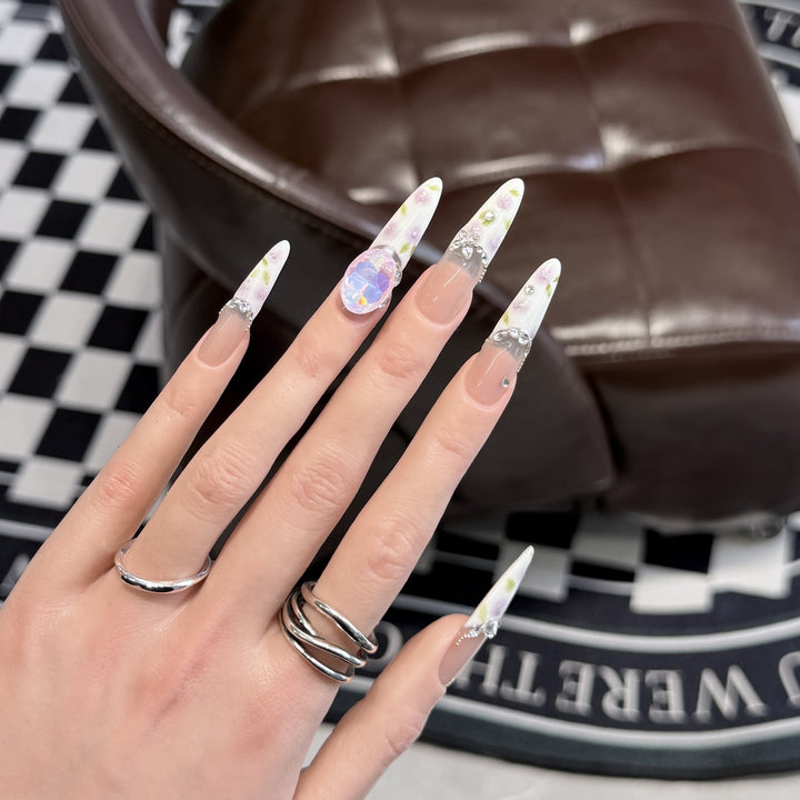 Decorative Floral Stiletto Press-On Nail Set Stornfield