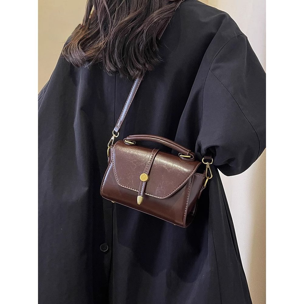 Vintage-Inspired Leather Handbag Stornfield