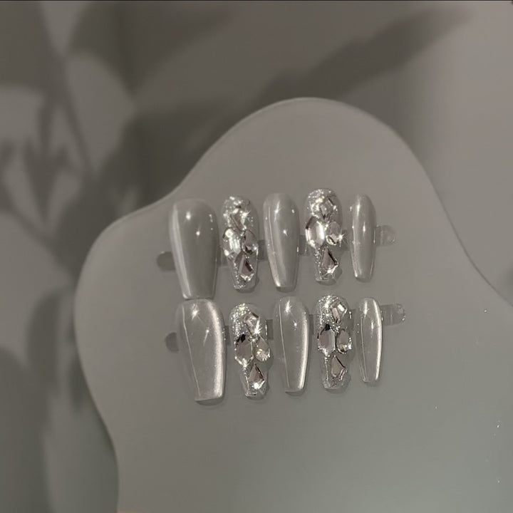 Decorative Press-On Nail Design Set with Glittering Accents