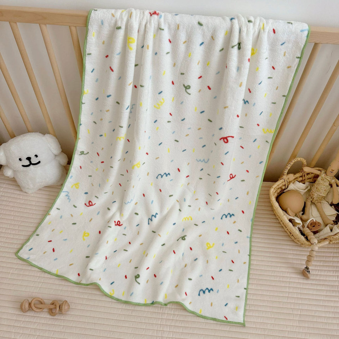 Cuddle blanket for baby and toddler with cute dog motif and soft microfleece