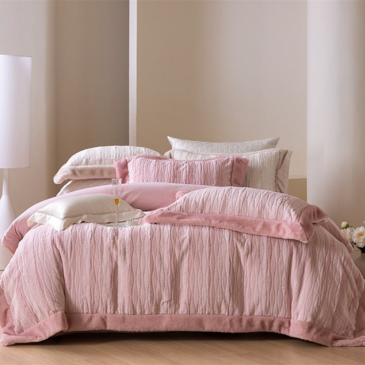 Cozy quilted reversible duvet cover with faux fur trim