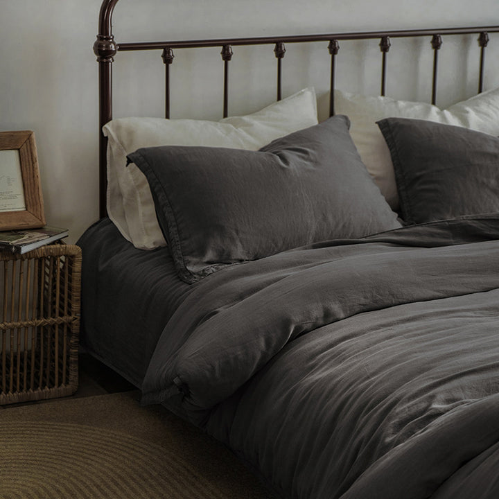 Linen bedding set