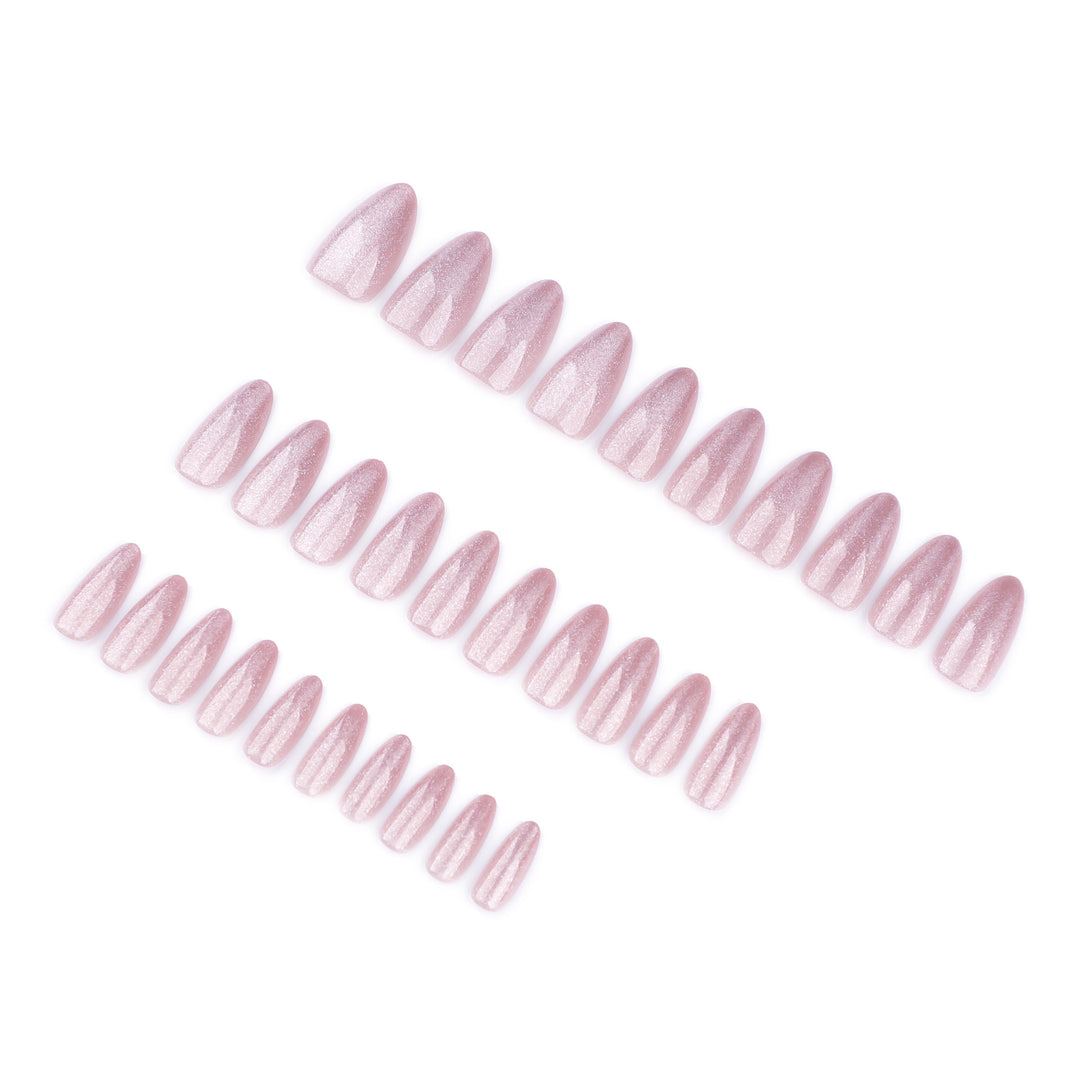 Elegant and glamorous nail art Stornfield