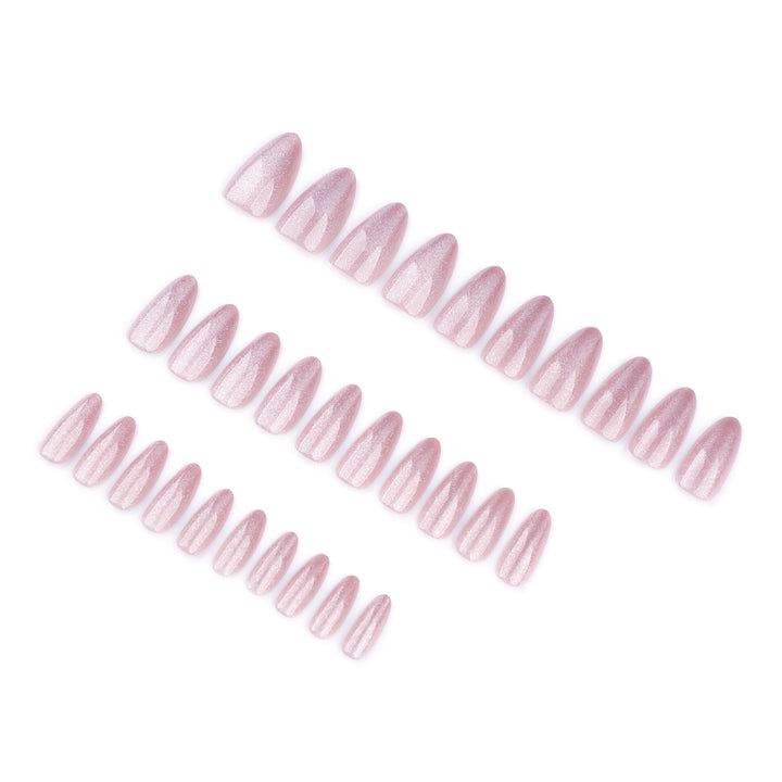 Elegant and glamorous nail art Stornfield