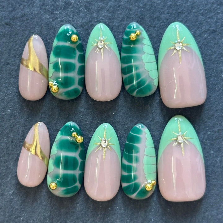 Artistic Floral and Star-Embellished Press-On Nail Set Stornfield
