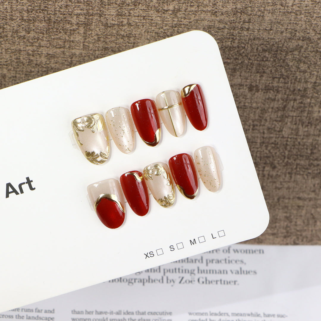 Decorative Press-On Nail Set with Elegant Golden Accents Stornfield