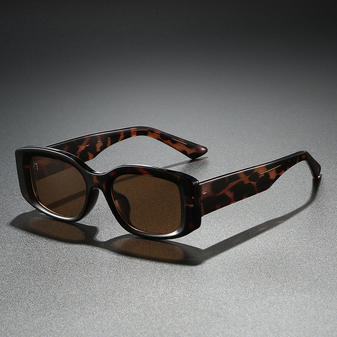 Ladies stylish sunglasses in a trendy, square frame Stornfield