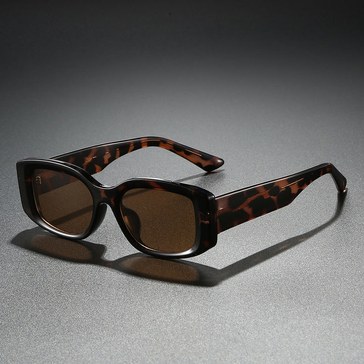 Ladies stylish sunglasses in a trendy, square frame Stornfield